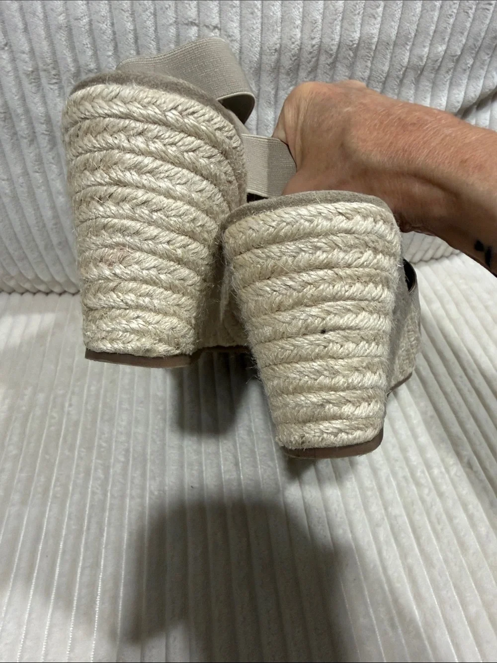 Kenneth Cole Reaction Women’s Taupe Espadrille Wedge Sandals.Worn 2x.Great shape